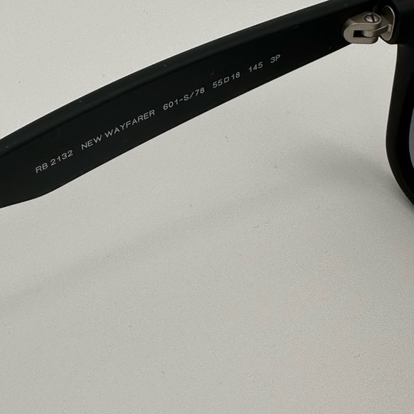 RAY•BAN~ New Wayfarer Classic - Picture 4 of 6